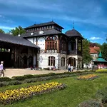 Bukowy Dworek 3* Szczawno-Zdroj