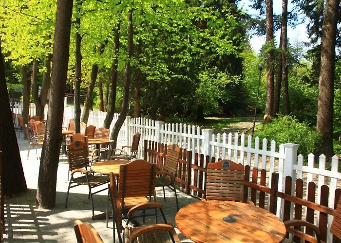 Bukowy Dworek 3* Szczawno-Zdroj