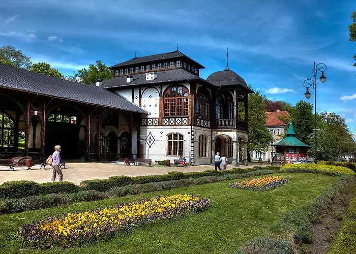 Bukowy Dworek 3* Szczawno-Zdroj